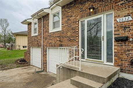 5th image of 2832 S Linwood Ave