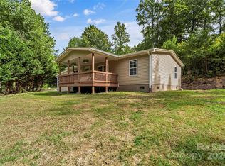 218 Woodrun Dr, Marion, NC 28752