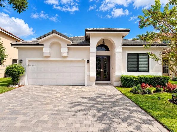 2233 NW 162nd Ter, Pembroke Pines, FL 33028