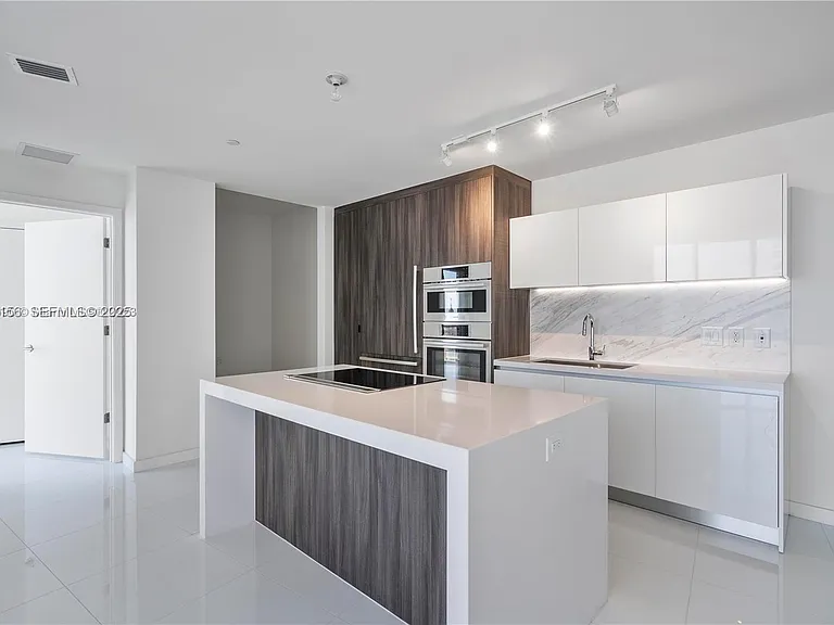 851 NE 1st Ave #909 — Photo 6