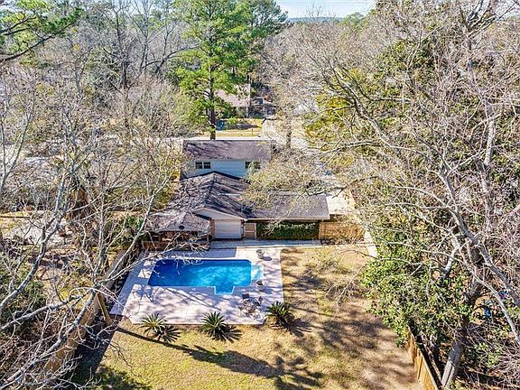 3rd image of 563 E Richardson Dr