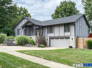 9877 Sunset Ter, Clive, IA 50325