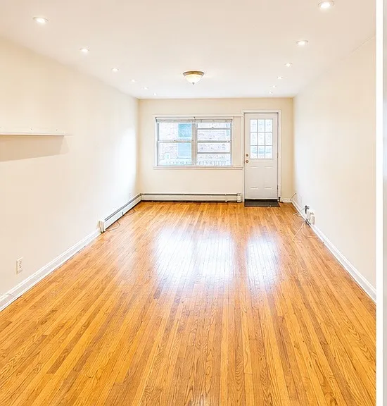 205 E Broadway #6B — Photo 2