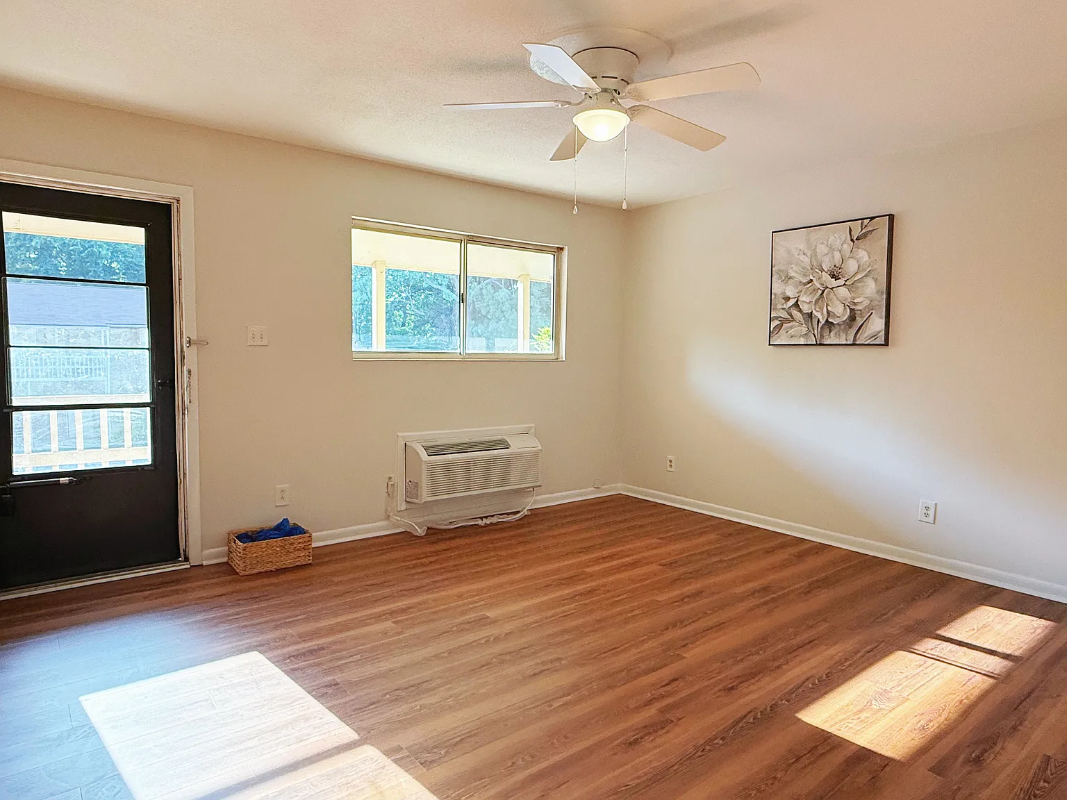 1 bed, 704 sqft, $1,100 — Photo 3