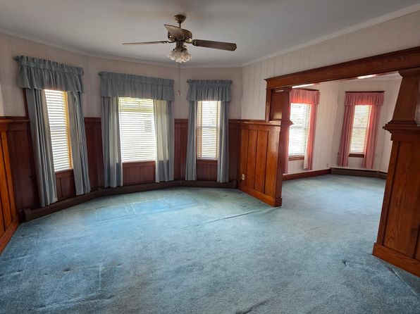 110 Whittenton St APT 1, Taunton, MA 02780