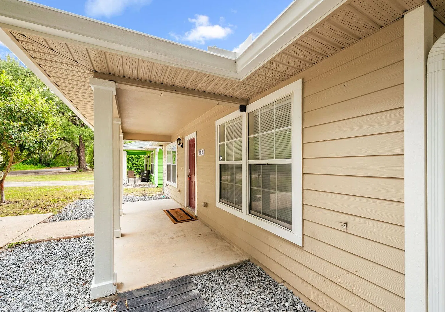 Freshly Updated Gainesville Home 103 NE 18th Terrace — Photo 4