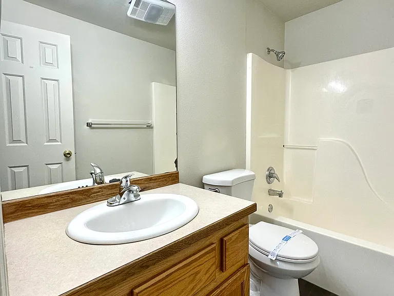 1618 SW Lava Ave #9 — Photo 11
