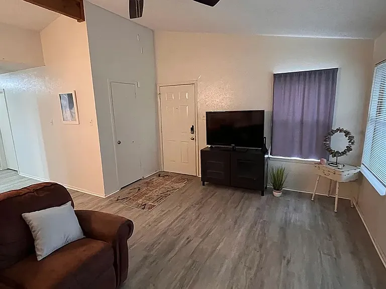5307 Indio Dr #B — Photo 8