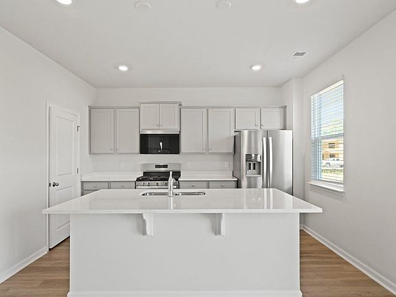 3rd image of 226 Yarrow Way