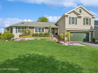 1281 Westport Rdg, Crystal Lake, IL 60014