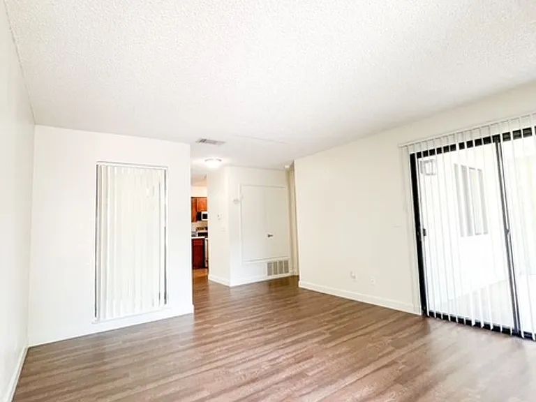 Jackson Park Place — Photo 40