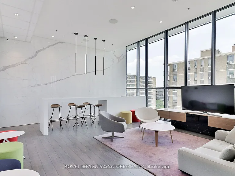 185 Roehampton Ave #219 — Photo 11