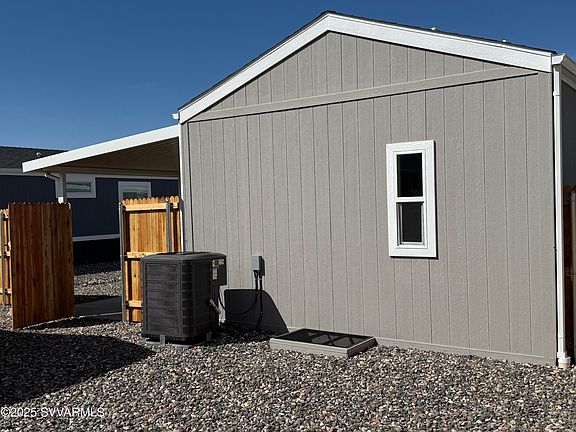 3rd image of 1078 W Rustic Pine Road