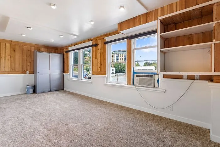 801 SW Green Ave — Photo 2