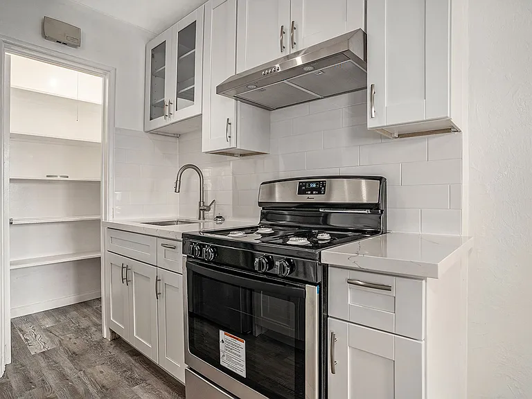 650 Alcatraz Ave #G — Photo 1
