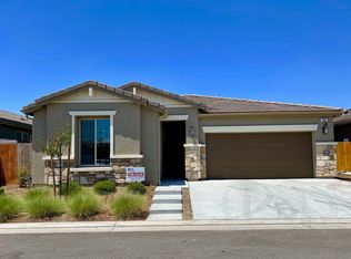 956 Lindsay Ln, Clovis, CA