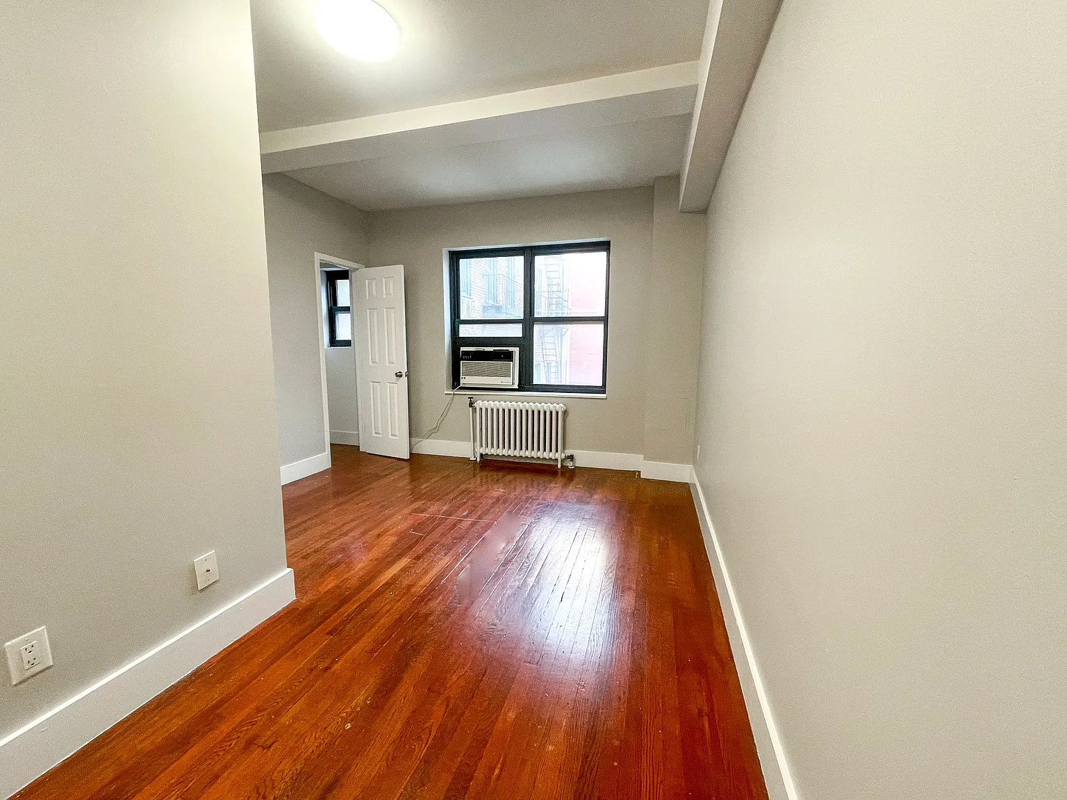 11 Waverly Pl — Photo 3