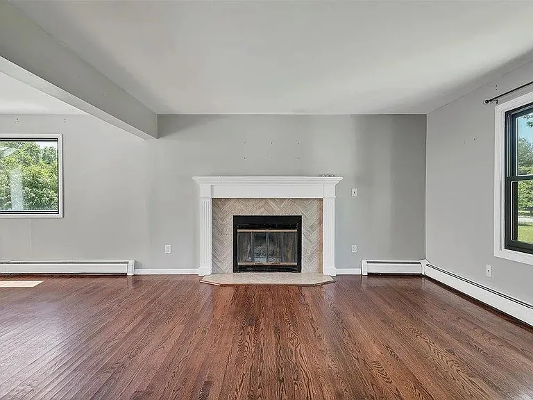 54 Capital Dr — Photo 20