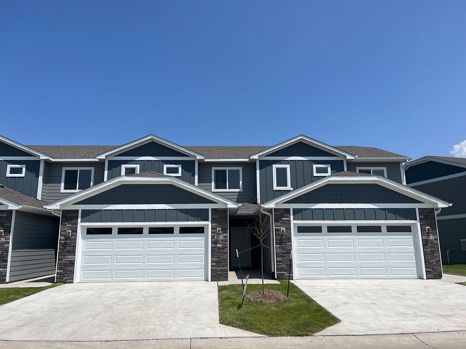1st image of 245 NW Greenway Pl