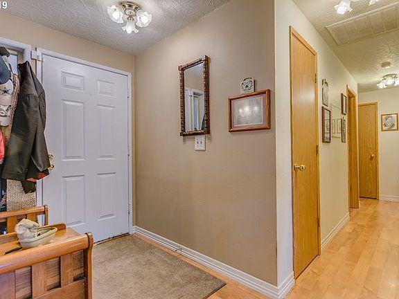 4th image of 14513 NE 85th Cir