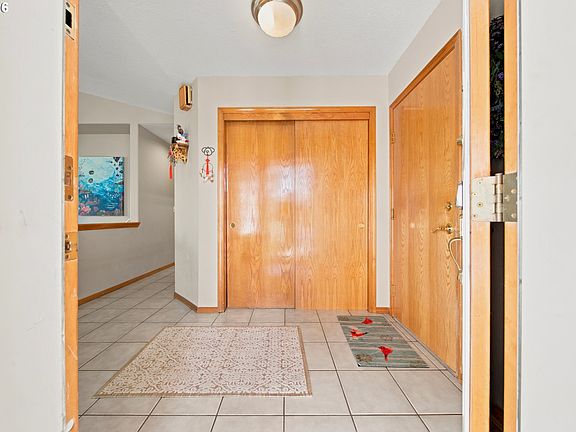 4th image of 19345 Vincent Dr