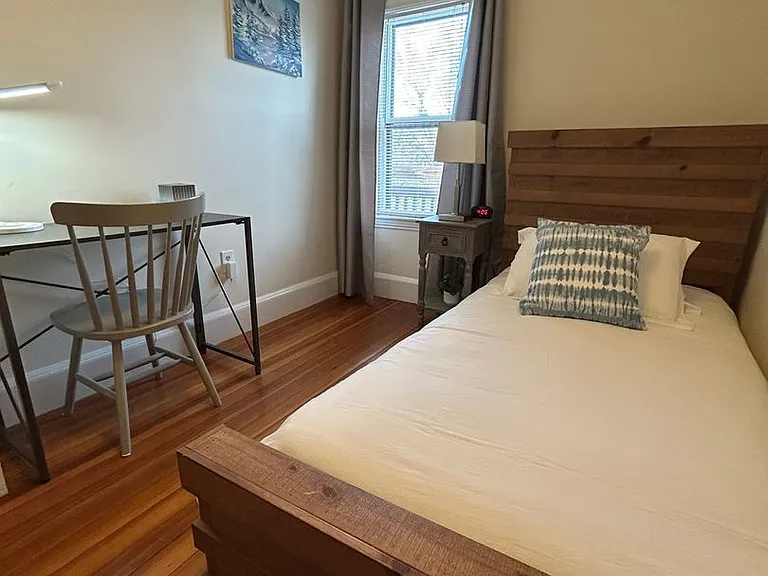 12 Grandview St #3 — Photo 6