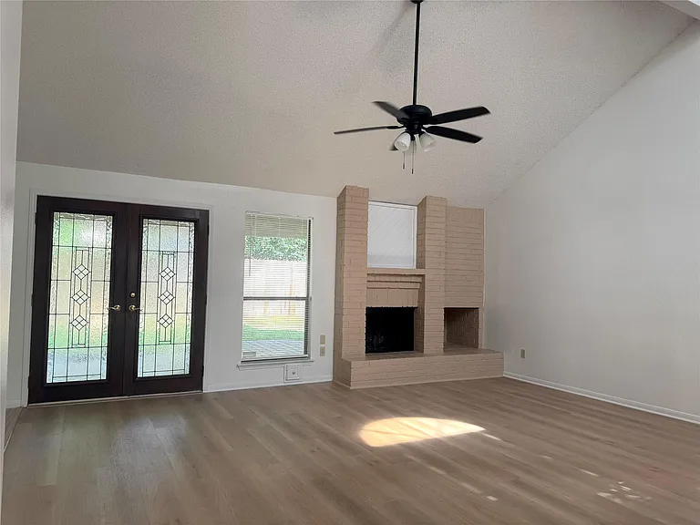 9826 Chiselhurst Dr — Photo 5