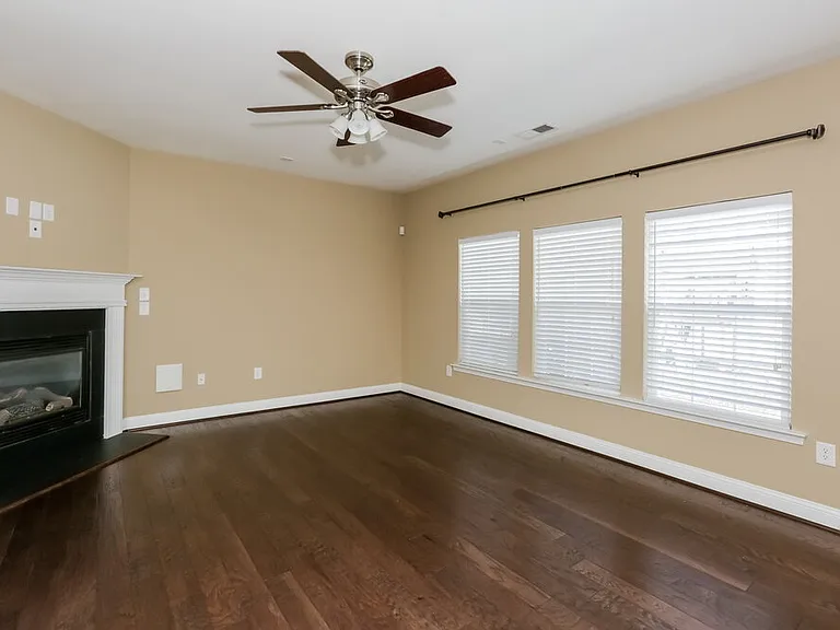 4700 Kiddle Ln — Photo 3