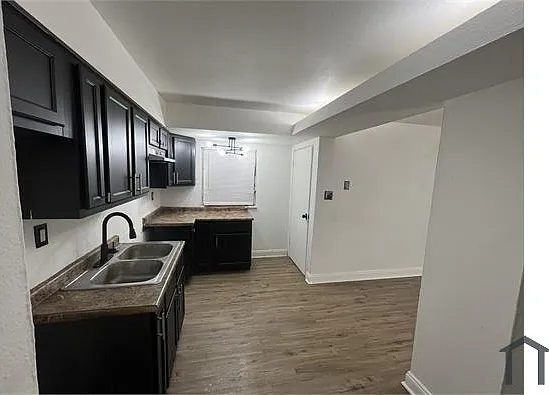 201 McAlpine Dr — Photo 5