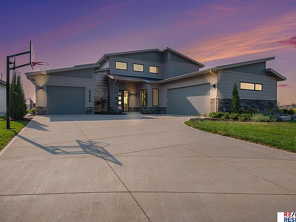 4th image of 6210 N 289th Cir