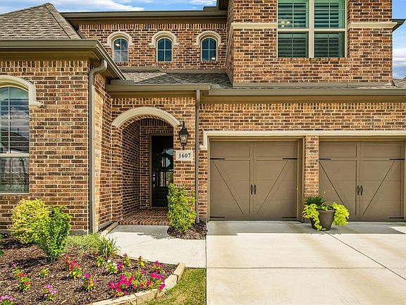 4th image of 1607 Lilac Ln