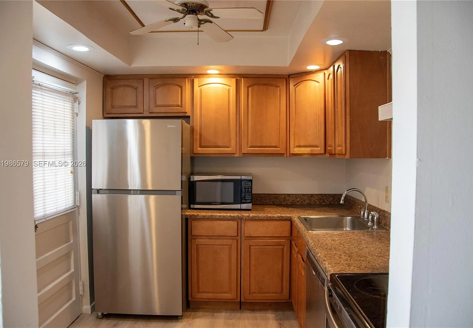 Danians South Condo — Photo 4
