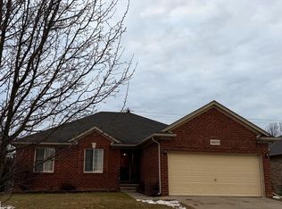 70077 Crystal Dr, Richmond, MI 48062