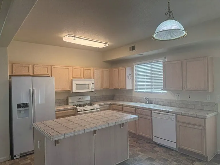 207 Harkin Cir — Photo 8