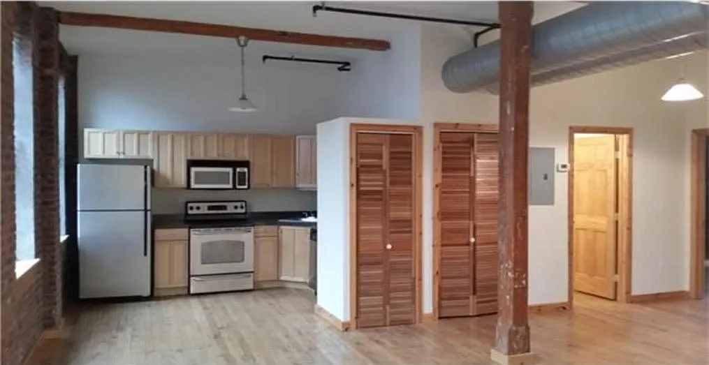 325 Lafayette St — Photo 1