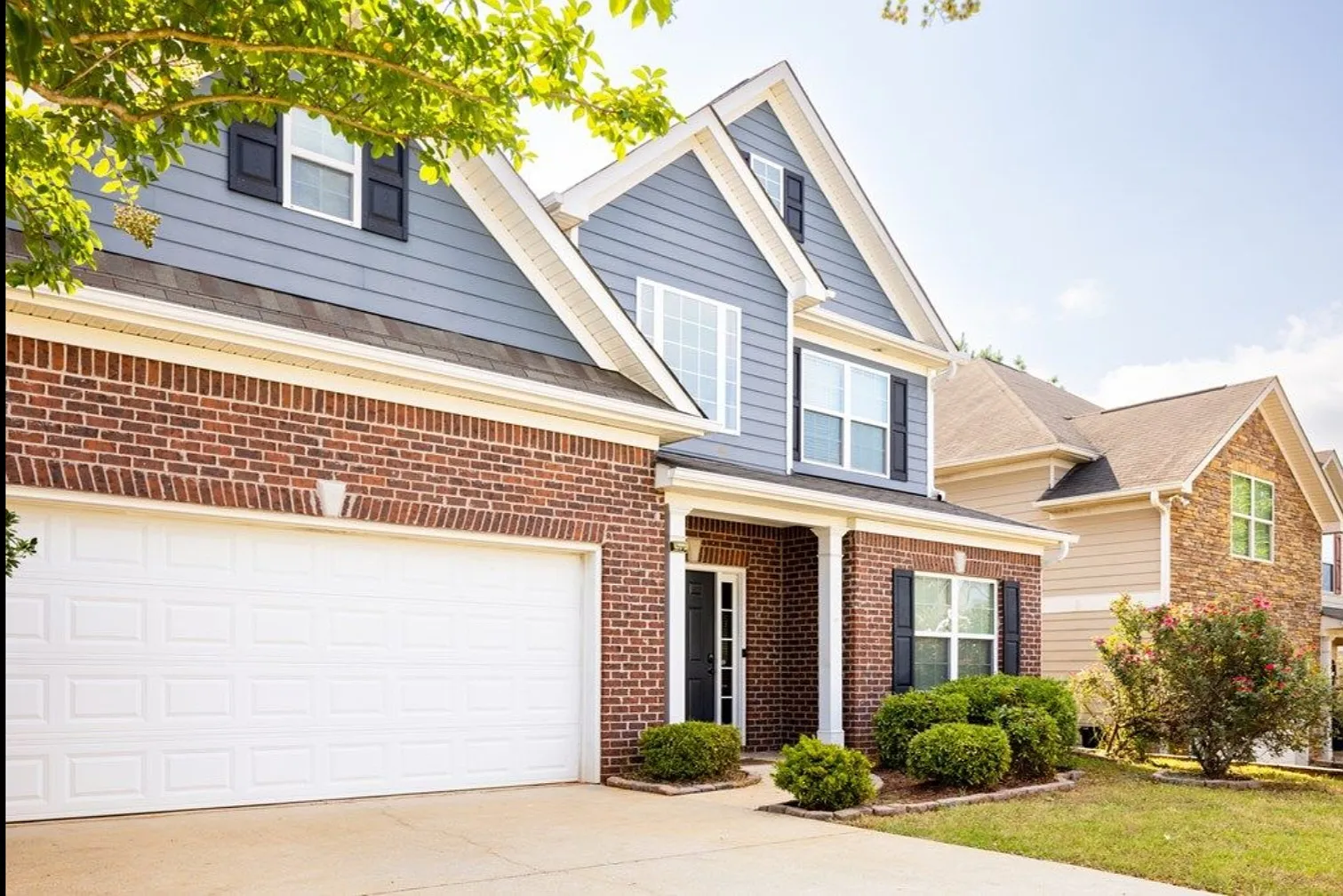 4 bed, 2650 sqft, $2,399 — Photo 3
