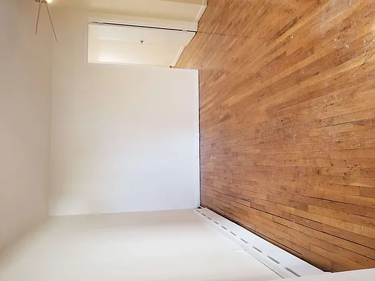 Rented by City Express Realty & Management Corp | media 28