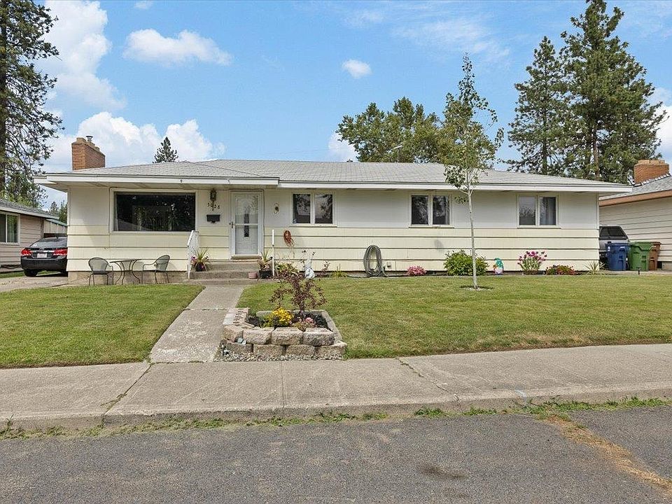 1st image of 3028 W Rosewood Ave