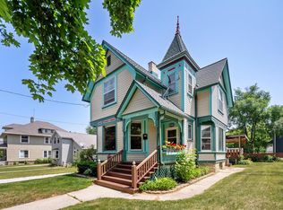 707 N 6th St, Manitowoc, WI 54220