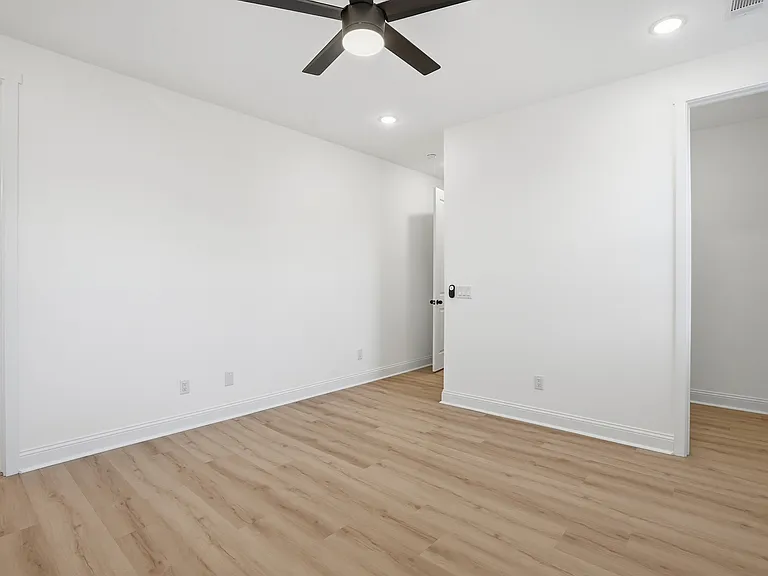 1228 E Anderson St #B — Photo 17
