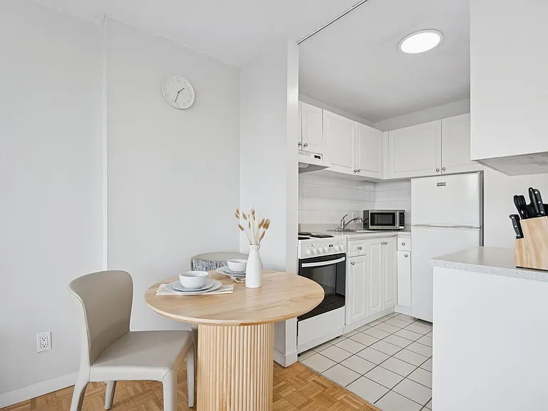 1305 W 12th Ave — Photo 37