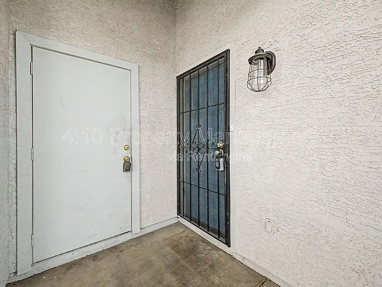 280 S Elizabeth Way #37 — Photo 3