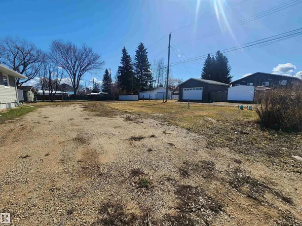 5007 58th St, Cold Lake, AB T9M 1T8