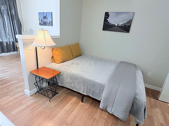 4th image of 2414 1st Avenue #418