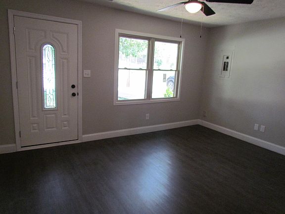 2nd image of 654 Cottonwood Dr