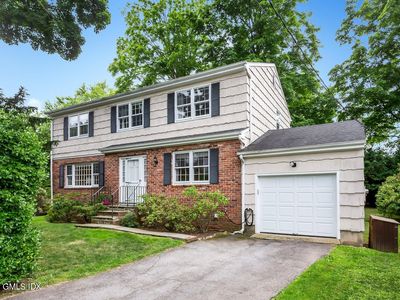 34 1/2 Orchard St, Cos Cob, CT, 06807