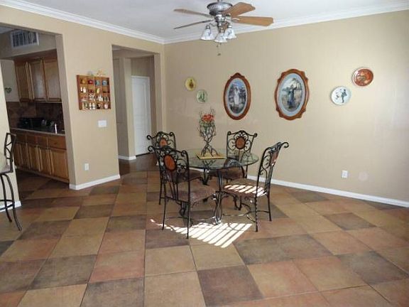 Kitchen Eating Area