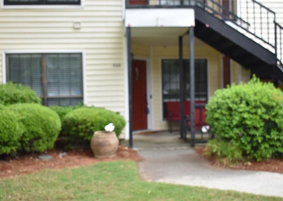 1st image of 555 Windchase Ln