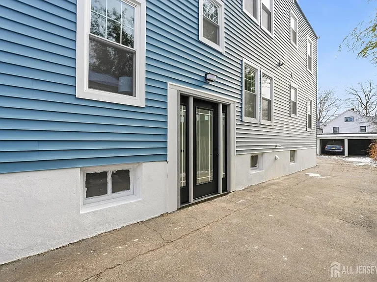 212 Montgomery St #A — Photo 21