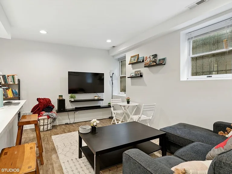 330 W Evergreen Ave #1 — Photo 8
